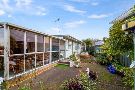 Photo of property in 5 Kapiti Place, Sunnynook, Auckland, 0620