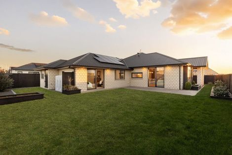 Photo of property in 32 Hugo Shaw Drive, Cambridge, 3434