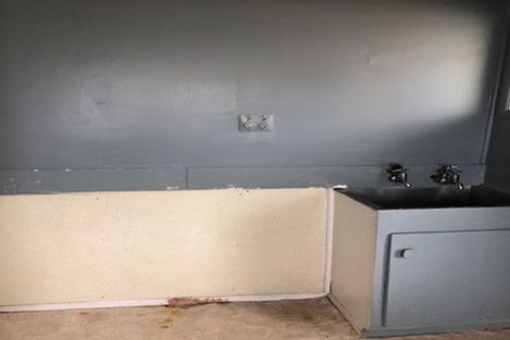 Photo of property in 2/9 Commissariat Road, Mount Wellington, Auckland, 1060