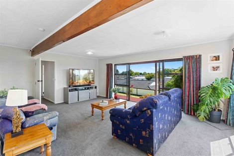 Photo of property in 77 Aorangi Road, Paraparaumu, 5032