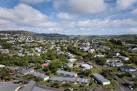 Photo of property in Batchelor Street Flats, 2-16 Batchelor Street, Newlands, Wellington, 6037