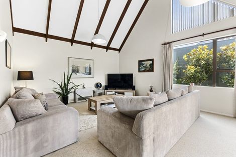 Photo of property in 9a Tamati Place, Merrilands, New Plymouth, 4312