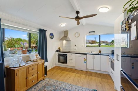 Photo of property in 17 Old Coach Road South, Otaki Beach, Otaki, 5512