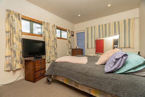 Photo of property in 132 Oakura Road, Oakura, Hikurangi, 0184