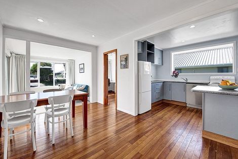 Photo of property in 62 Lismore Street, Merrilands, New Plymouth, 4312