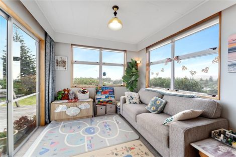 Photo of property in 9 Miriona Grove, Paekakariki, 5034