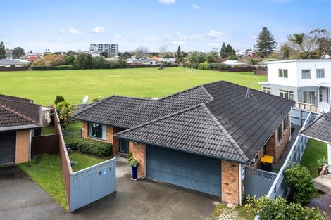 Photo of property in 7a Barberry Lane, Te Atatu Peninsula, Auckland, 0610
