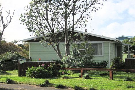 Photo of property in 9 Victor Grove, Waikanae Beach, Waikanae, 5036