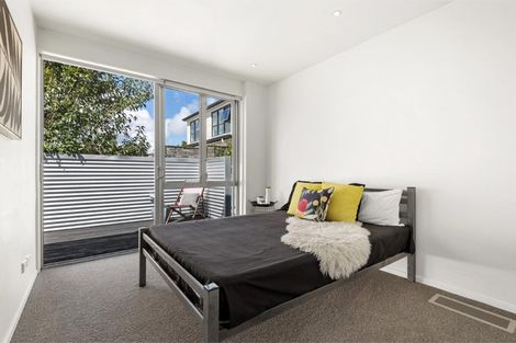Photo of property in 2/20 Sycamore Drive, Sunnynook, Auckland, 0620