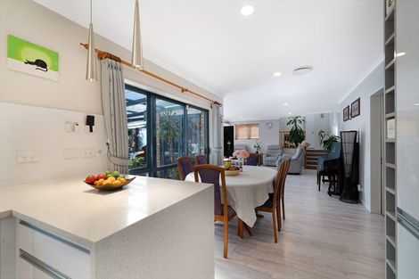 Photo of property in 37a Willerton Avenue, New Lynn, Auckland, 0600