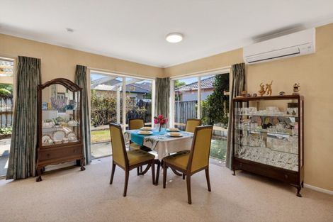 Photo of property in 4 Mcleod Place, Papamoa Beach, Papamoa, 3118