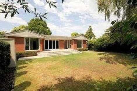 Photo of property in 46 Grahams Road, Ilam, Christchurch, 8041