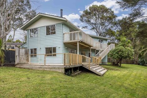 Photo of property in 37 Onedin Place, Titirangi, Auckland, 0604