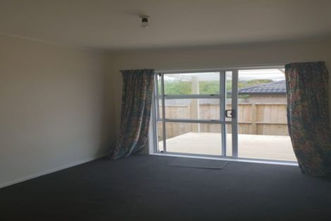 Photo of property in 6 Knox Road, Swanson, Auckland, 0612