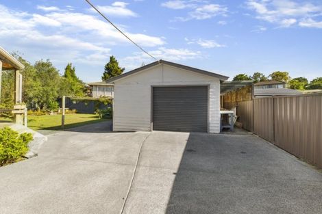 Photo of property in 10 Firle Place, Green Bay, Auckland, 0604