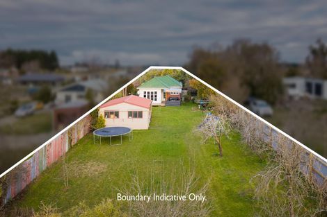 Photo of property in 58 Timaru Road, Waimate, 7924