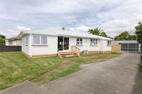 Photo of property in 17 Victor Street, Dannevirke, 4930