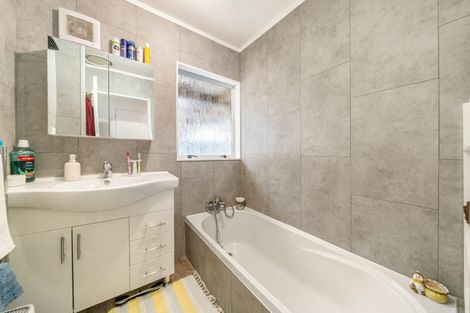 Photo of property in 2/19 James Grove, Stokes Valley, Lower Hutt, 5019