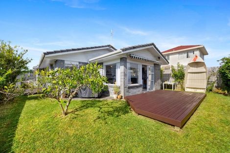 Photo of property in 1/62 Clydesdale Avenue, Somerville, Auckland, 2014