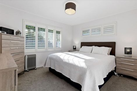 Photo of property in 9 Castle Way, Beckenham, Christchurch, 8023
