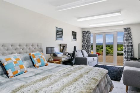 Photo of property in 27 Te Urunga Place, Acacia Bay, Taupo, 3330