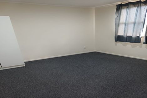 Photo of property in 82 Kelman Road, Kelston, Auckland, 0602