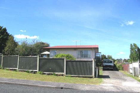 Photo of property in 8 Kapiti Place, Sunnynook, Auckland, 0620