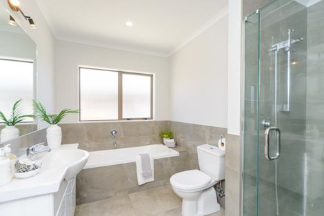 Photo of property in 7 Walnut Grove, Kelvin Grove, Palmerston North, 4414