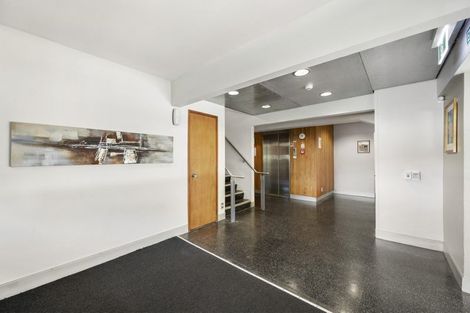 Photo of property in Mansfield Towers, 1 Grant Road, Thorndon, Wellington, 6011