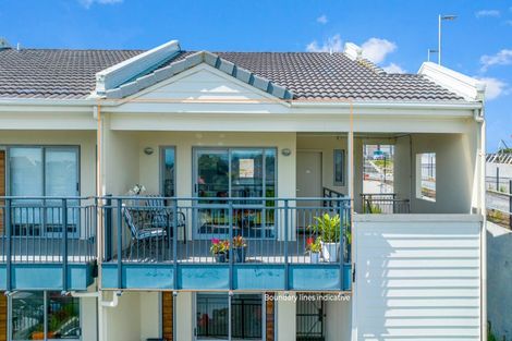 Photo of property in 18e/71 Spencer Road, Oteha, Auckland, 0632