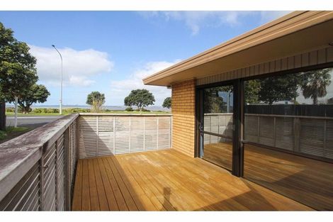 Photo of property in 1/470 Te Atatu Road, Te Atatu Peninsula, Auckland, 0610