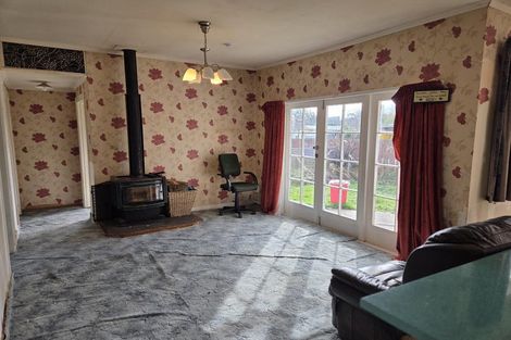 Photo of property in 16 Manse Street, Clinton, 9534