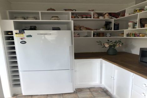 Photo of property in 130 Cliff View Drive, Green Bay, Auckland, 0604