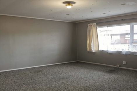 Photo of property in 1/5 Tirimoana Road, Te Atatu South, Auckland, 0602