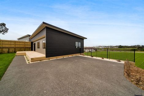 Photo of property in 5 Hinz Lane, Bell Block, New Plymouth, 4312