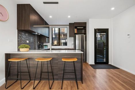 Photo of property in 10/19 Windlass Street, Long Bay, Auckland, 0630