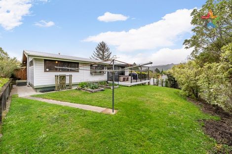 Photo of property in 3 Seymour Grove, Kingsley Heights, Upper Hutt, 5018