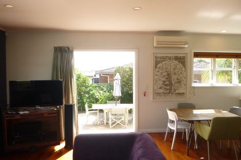 Photo of property in 1/7 Neville Street, Point Chevalier, Auckland, 1022