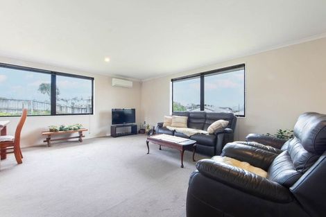 Photo of property in 55 Tiriwa Drive, Massey, Auckland, 0614
