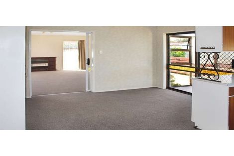 Photo of property in 6 Chertsey Court, Roslyn, Palmerston North, 4414