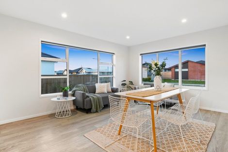 Photo of property in 90 Dunkeld Drive, Papamoa, 3118