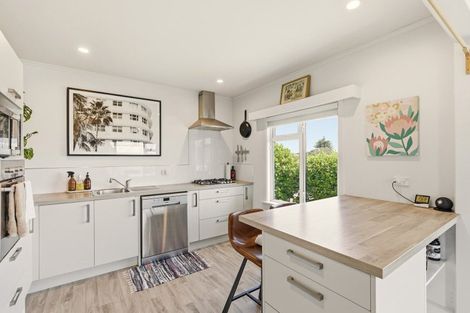 Photo of property in 380 Devon Street West, Lynmouth, New Plymouth, 4310