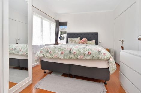 Photo of property in 4039 Great North Road, Glen Eden, Auckland, 0602