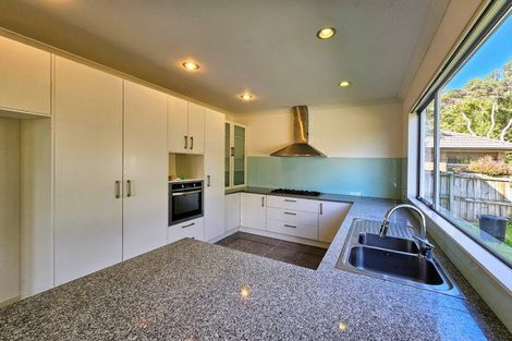 Photo of property in 28 Pin Oak Drive, Schnapper Rock, Auckland, 0632
