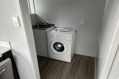 Photo of property in 2/45 Knightsbridge Drive, Forrest Hill, Auckland, 0620