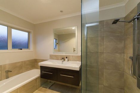 Photo of property in 92 Rosalie Terrace, Kelvin Grove, Palmerston North, 4414