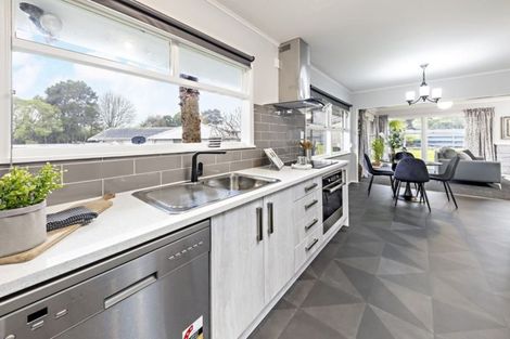 Photo of property in 6 Lawrence Crescent, Hillpark, Auckland, 2102