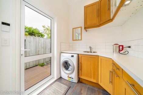 Photo of property in 16 Oriental Street, Petone, Lower Hutt, 5012