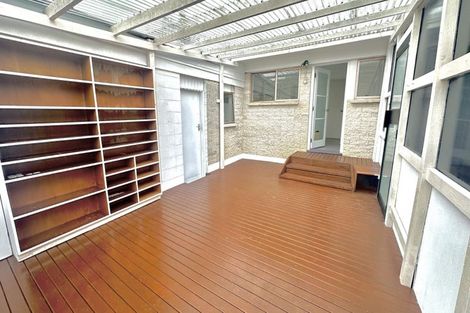 Photo of property in 1/166 Fisher Parade, Farm Cove, Auckland, 2012