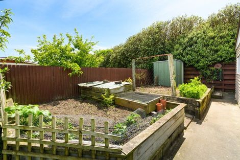 Photo of property in 32 Cedar Crescent, Feilding, 4702